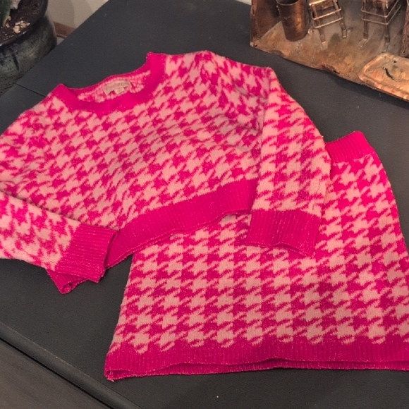 Paisley lane Other - Pink Houndstooth Matching Crew Neck Set